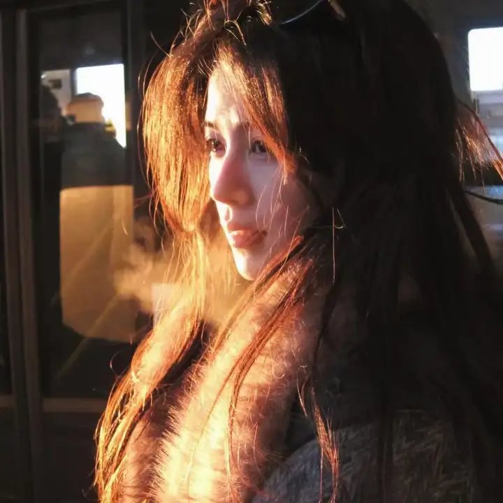 姜小凡出去摆摊咯